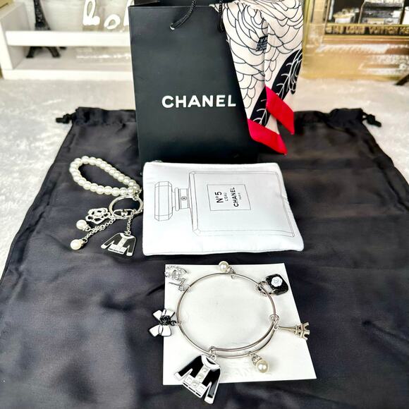 CHANEL beauty line coin pouch (#5 parfum) card holder keychain NEW! GIFT! - Picture 5 of 12